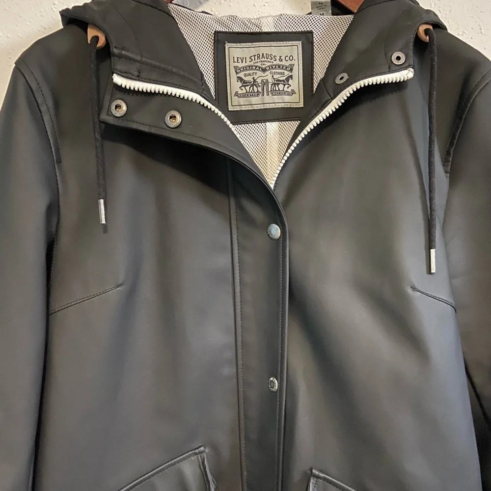 Levi's Rubberized Water Resistant Black Faux Leather Parka Rain Jacket - Picture 6 of 8